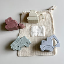 Load image into Gallery viewer, Squeezy Vehicle Bath Toy Set