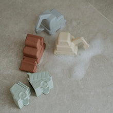 Load image into Gallery viewer, Squeezy Vehicle Bath Toy Set