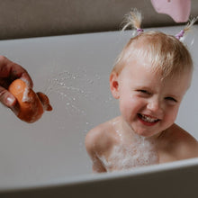 Load image into Gallery viewer, Squeezy Sea Animal Bath Toy Set