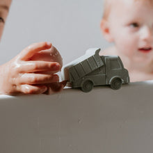 Load image into Gallery viewer, Squeezy Vehicle Bath Toy Set