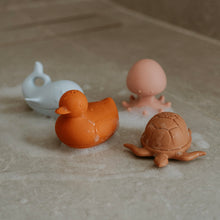 Load image into Gallery viewer, Squeezy Sea Animal Bath Toy Set