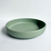 Load image into Gallery viewer, the side view of the silicone suction plate in sage colour