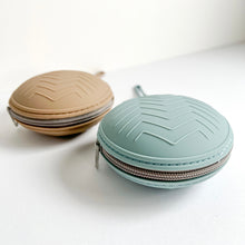 Load image into Gallery viewer, the side view of the soother case in latte and baby blue showing the zipper closure
